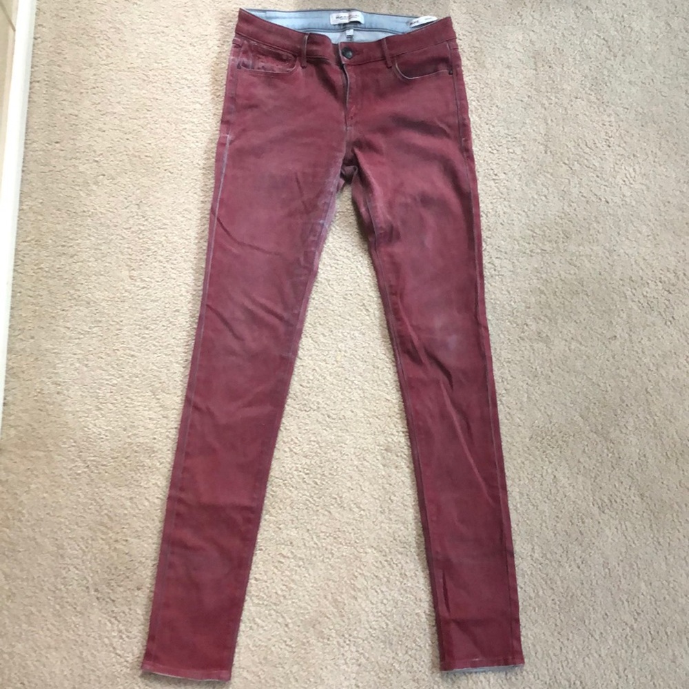 Rust-red colored skinny jeans from Habitual!